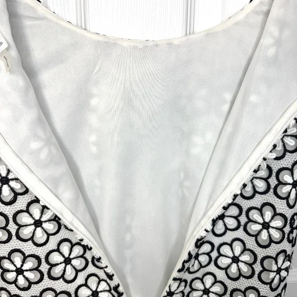 Julia Jordan Daisy Dress/Black & White/Sleeveless/Lined/Sheath/Elegant/Sz 6 - Picture 4 of 11